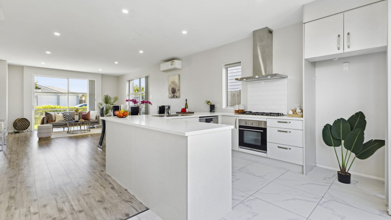 20A Hollowout Street, Takanini, Auckland - Carousel 1