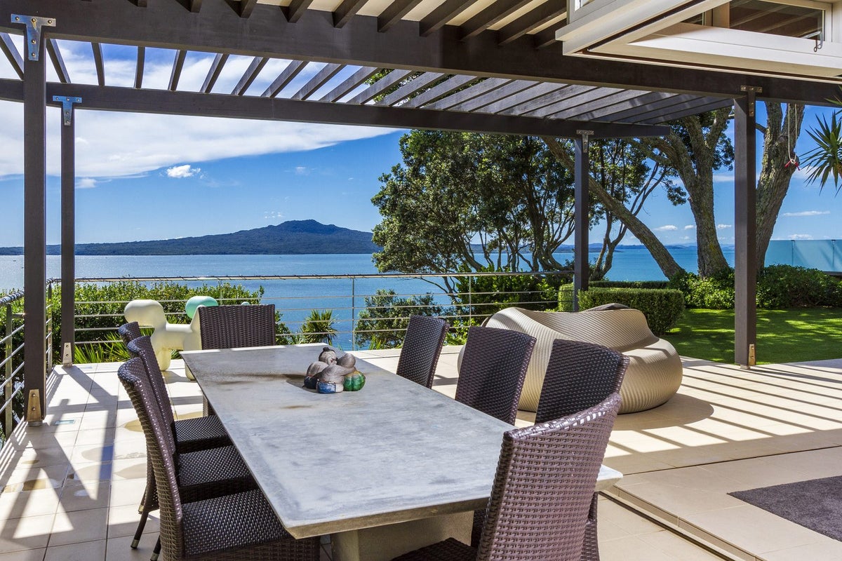 54 Seacliffe Avenue, Belmont, Auckland - Carousel 1