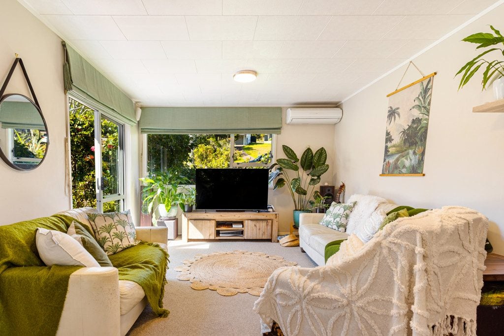 117 Daffodil Street, Titirangi, Auckland - Carousel 1