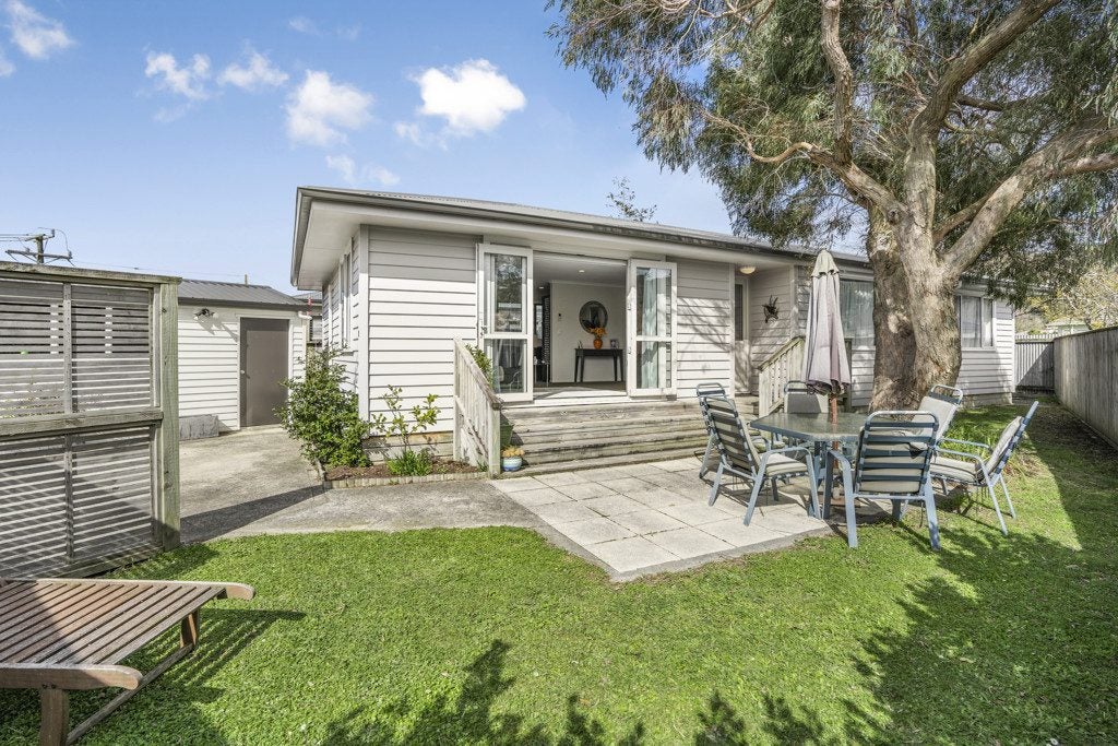 1/42 Hinau Grove, Wainuiomata, Lower Hutt - Carousel 1