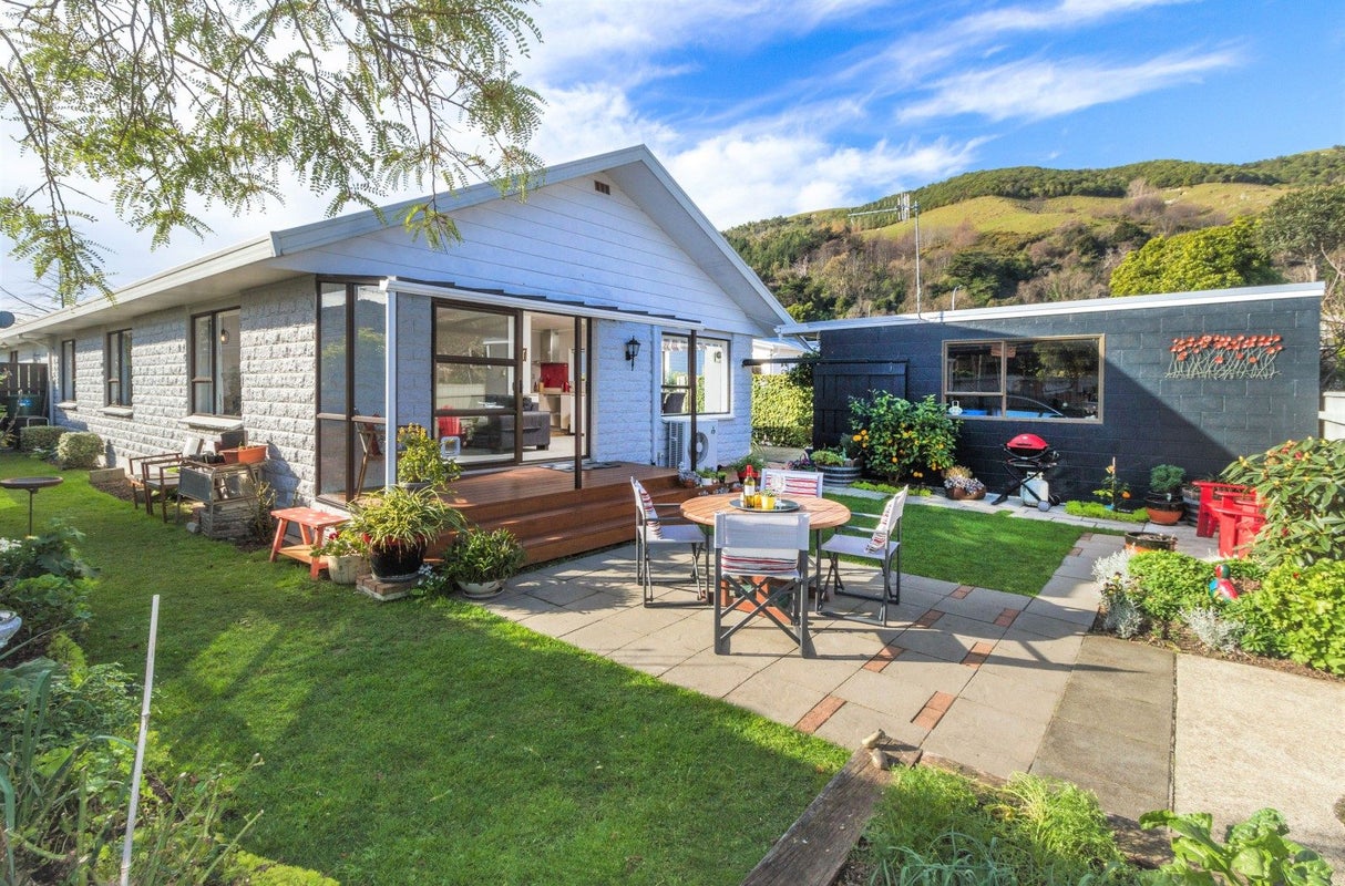 2/74 Cambria Street, The Wood, Nelson - Carousel 1