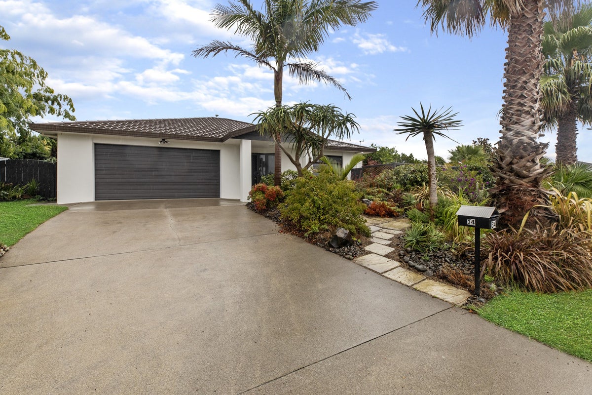 34 Summerland Crescent, Papamoa Beach, Papamoa - Carousel 1
