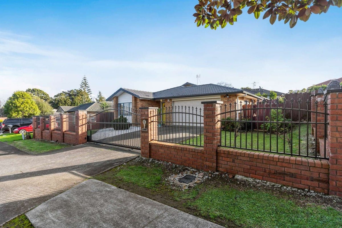 7 Reremanu Place, Weymouth, Auckland - Carousel 16