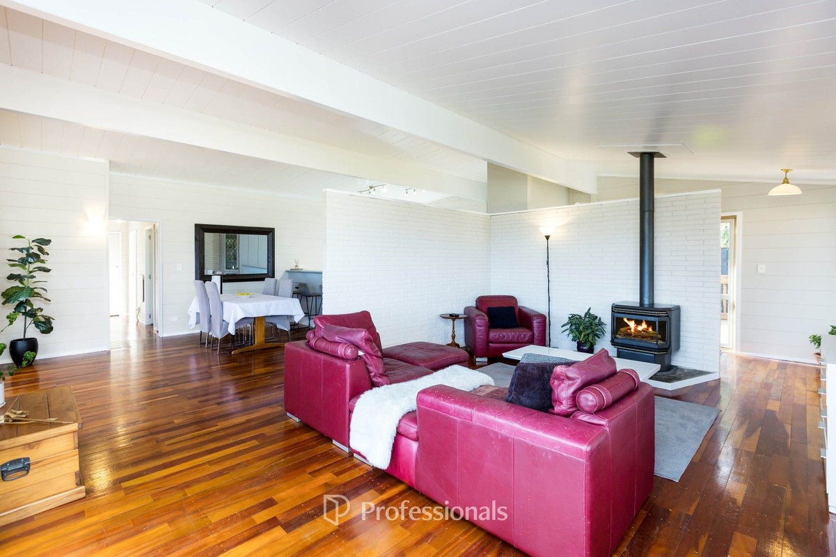 52 Cypress Drive, Maungaraki, Lower Hutt - Carousel 2