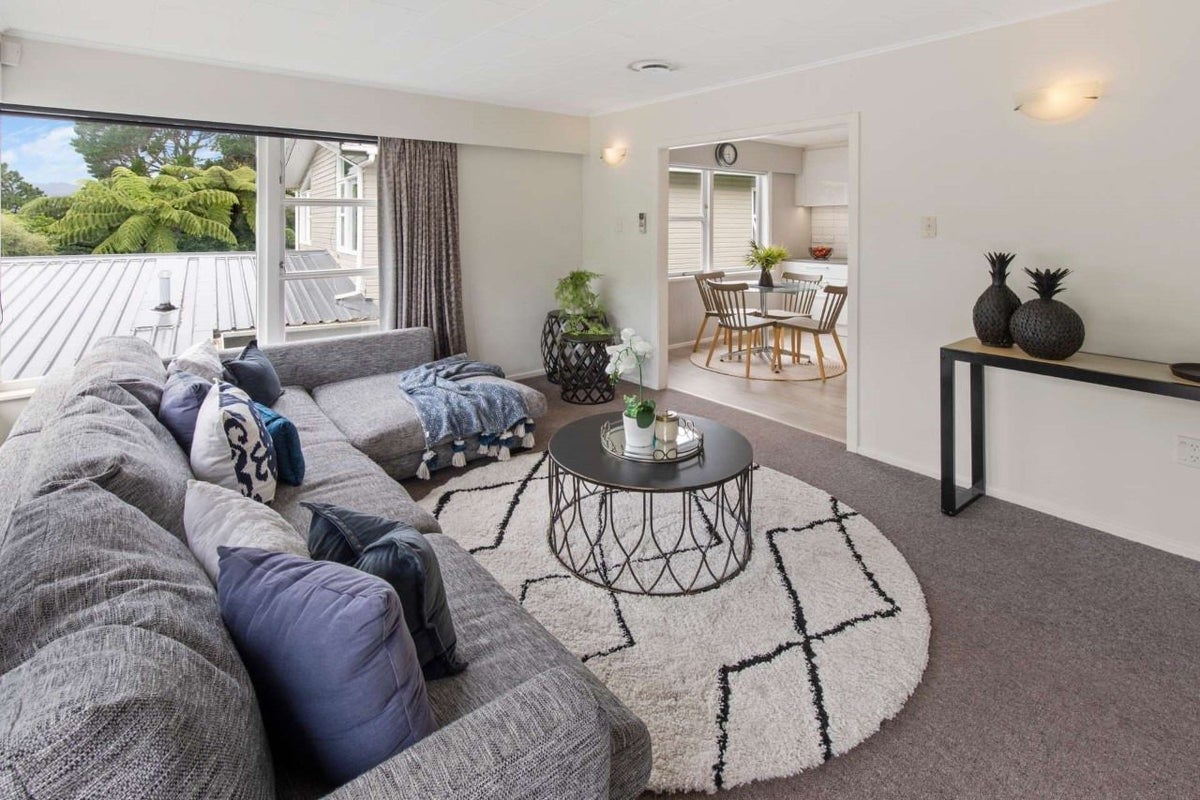 20 Harbour View Road, Harbour View, Lower Hutt - Carousel 1
