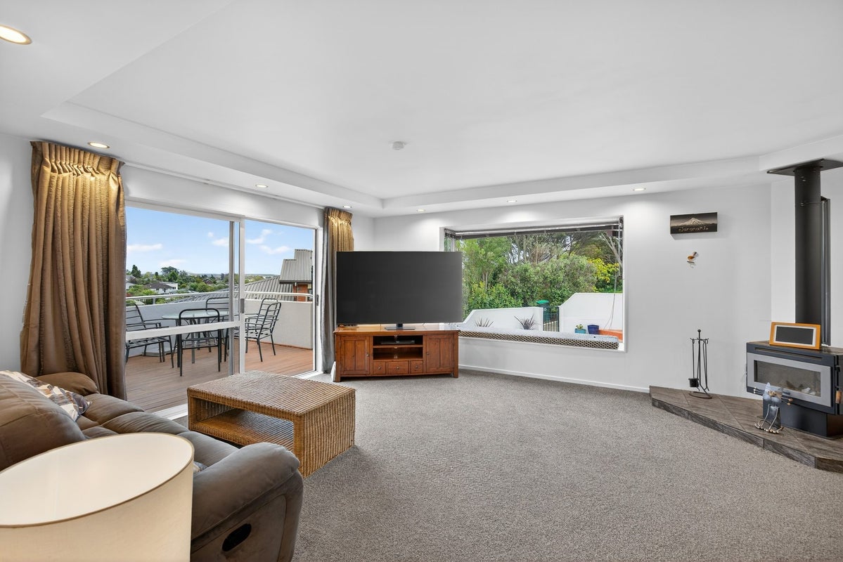 25 Blair Terrace, Richmond, Richmond - Carousel 2