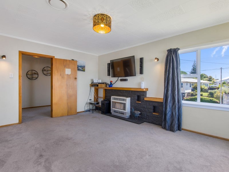 14 Rospeath Crescent, Spotswood, New Plymouth - Carousel 26