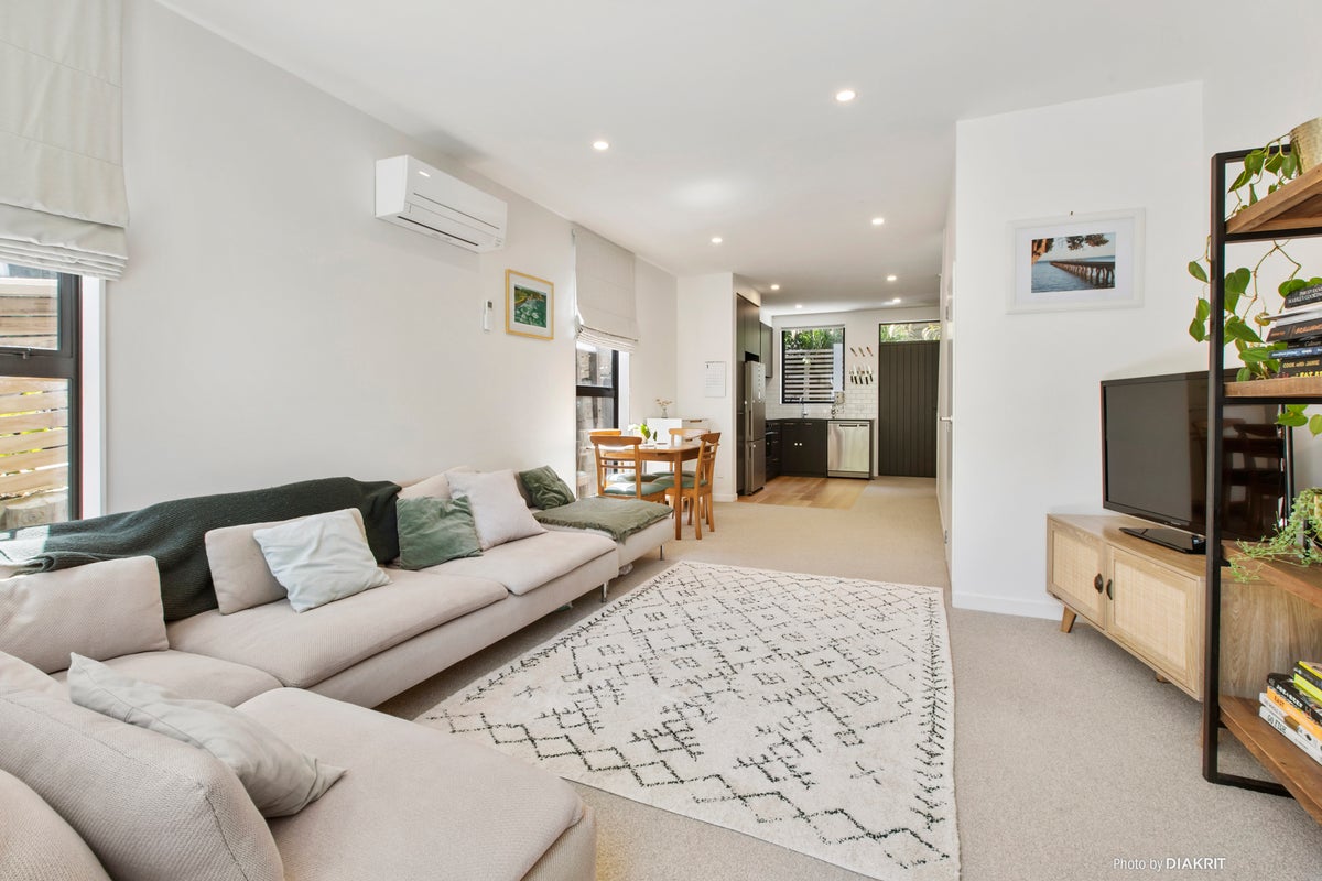 2 Rua Kai WAY, Brooklyn, Wellington - Carousel 2