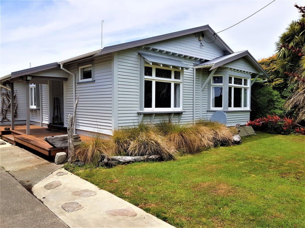 75 Peel Street, Westport, Westport - Carousel 1