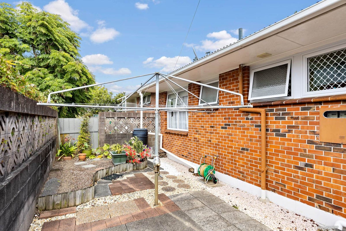 1/111 Riddell Road, Glendowie, Auckland - Carousel 2