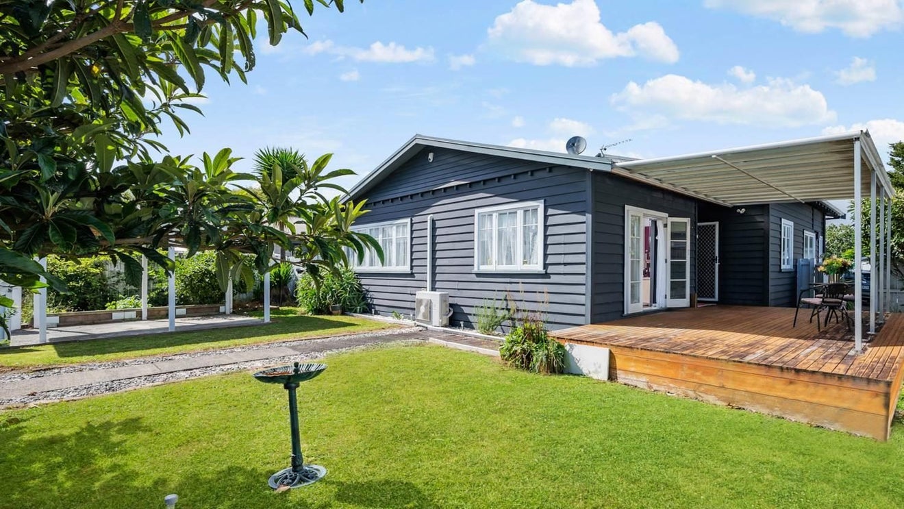 22 Halsey Road, Manurewa, Auckland - Carousel 1