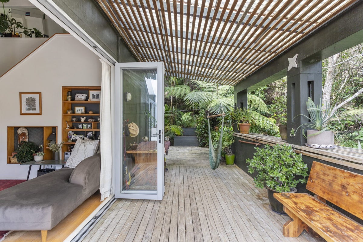 27 Ocean View Road, Huia, Auckland - Carousel 2