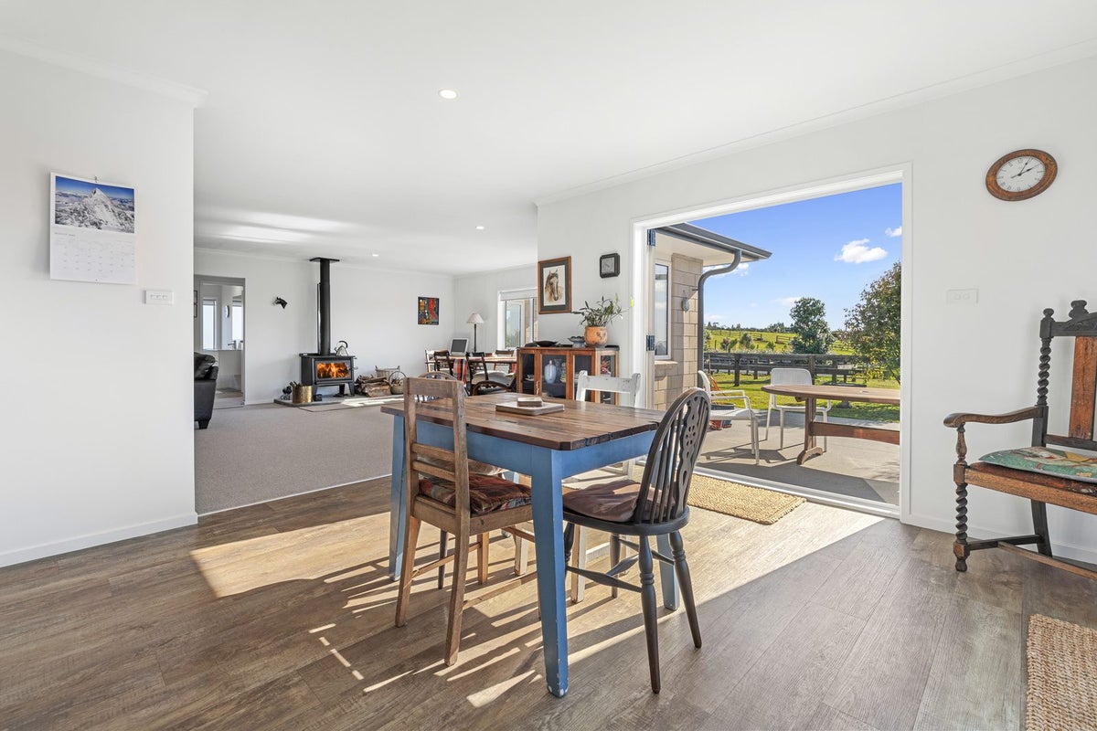 20 Sarona Park Drive, Omanawa, Omanawa - Carousel 2