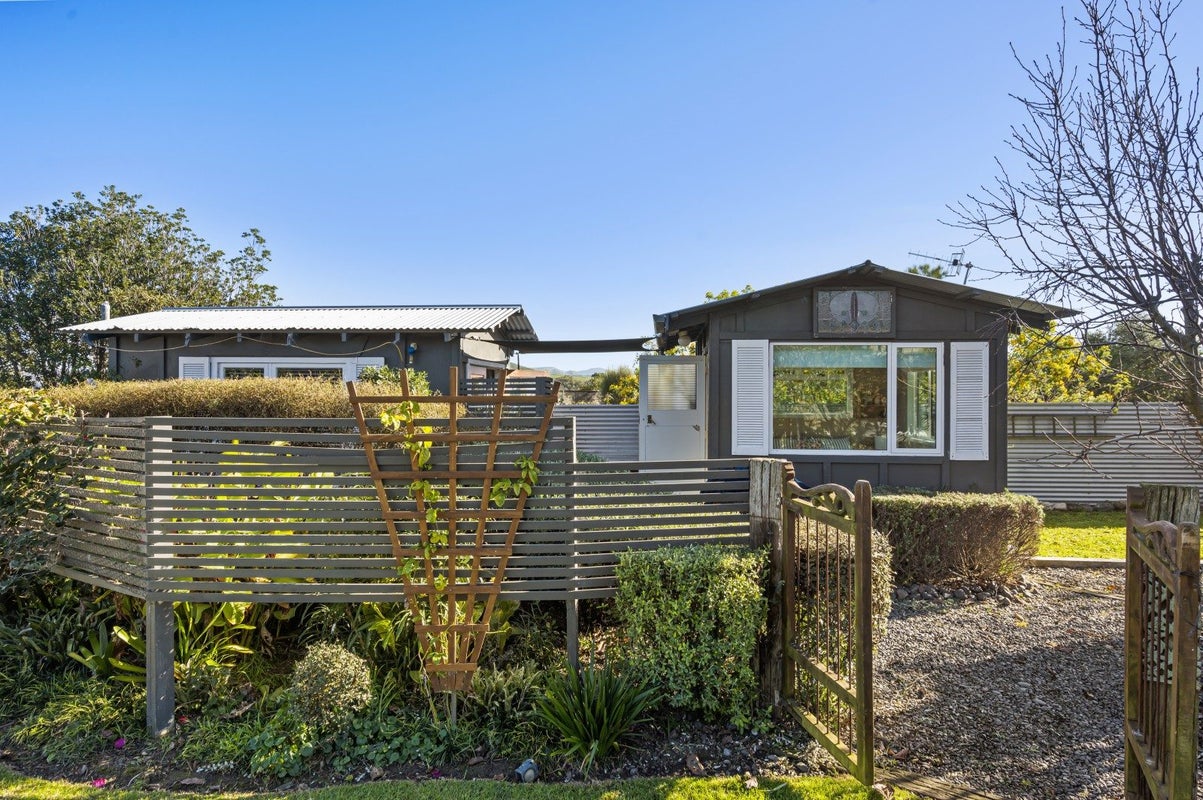 143 Ferguson Street North, Bay View, Napier - Carousel 2