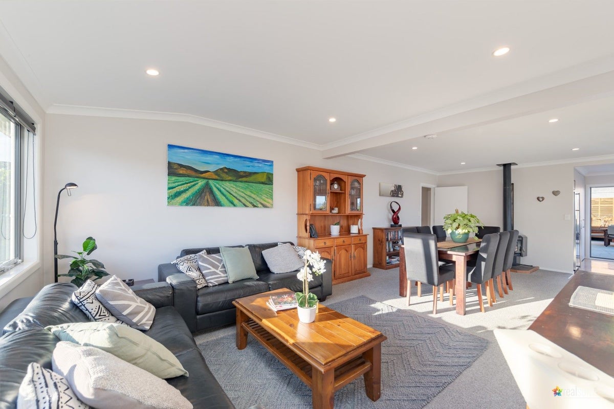 60 Korokoro Road, Korokoro, Lower Hutt - Carousel 2