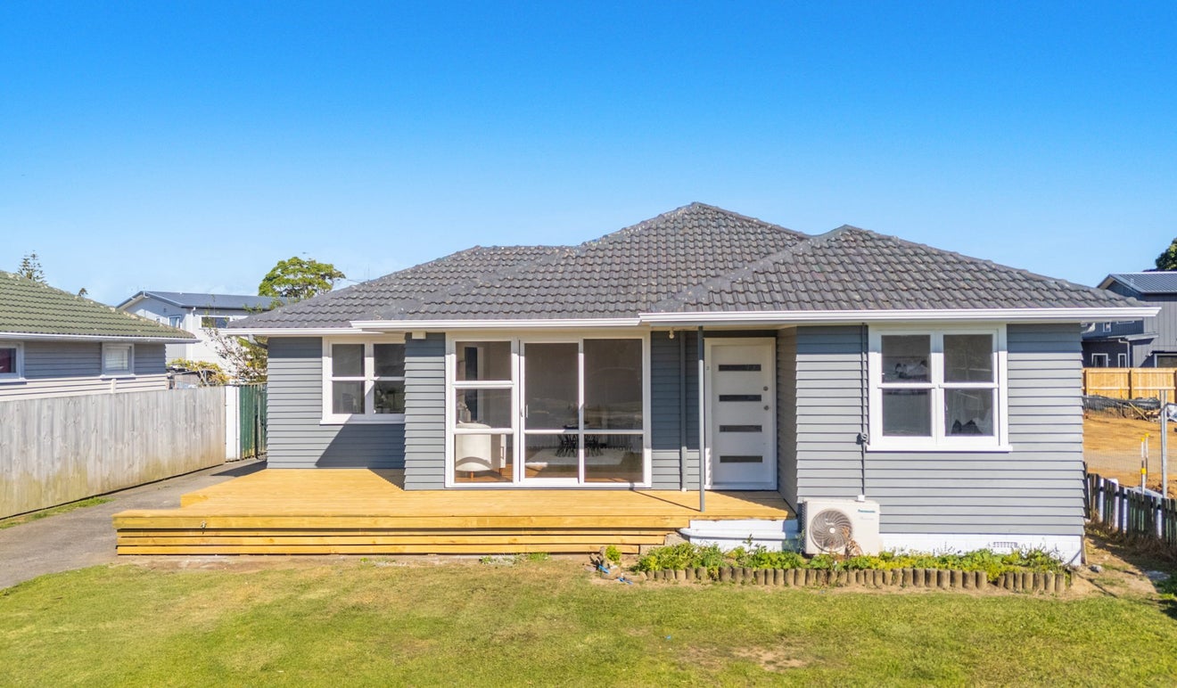 3 Winthrop Way, Mangere East, Auckland - Carousel 2
