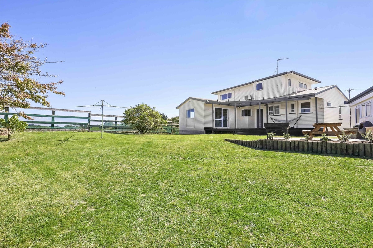 47 Gibson Road, Dinsdale, Hamilton - Carousel 1