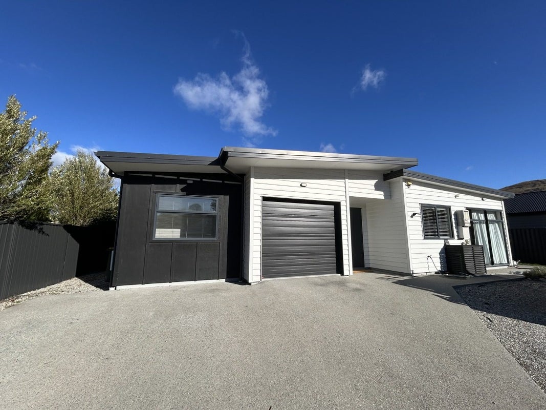 27 Cumberland Road, Lower Shotover, Queenstown - Carousel 1