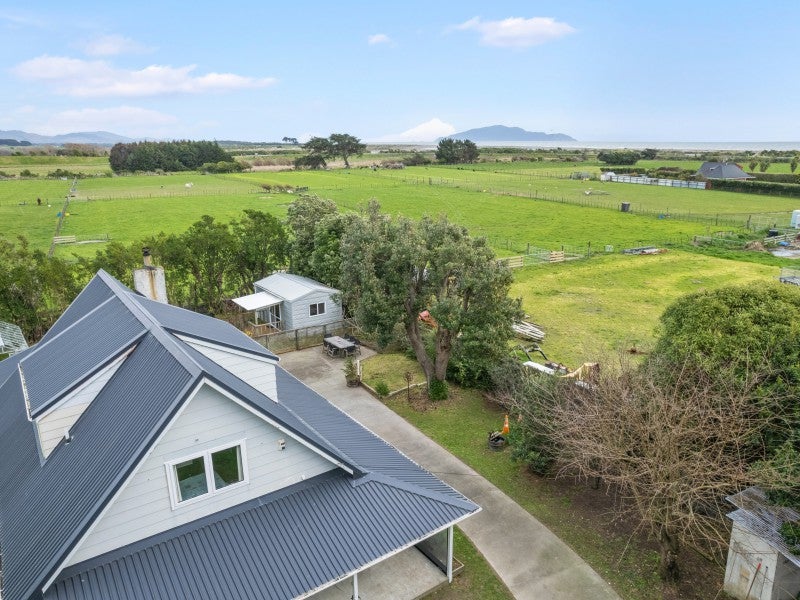 53 Atkinson Avenue, Otaki Beach, Otaki - Carousel 2