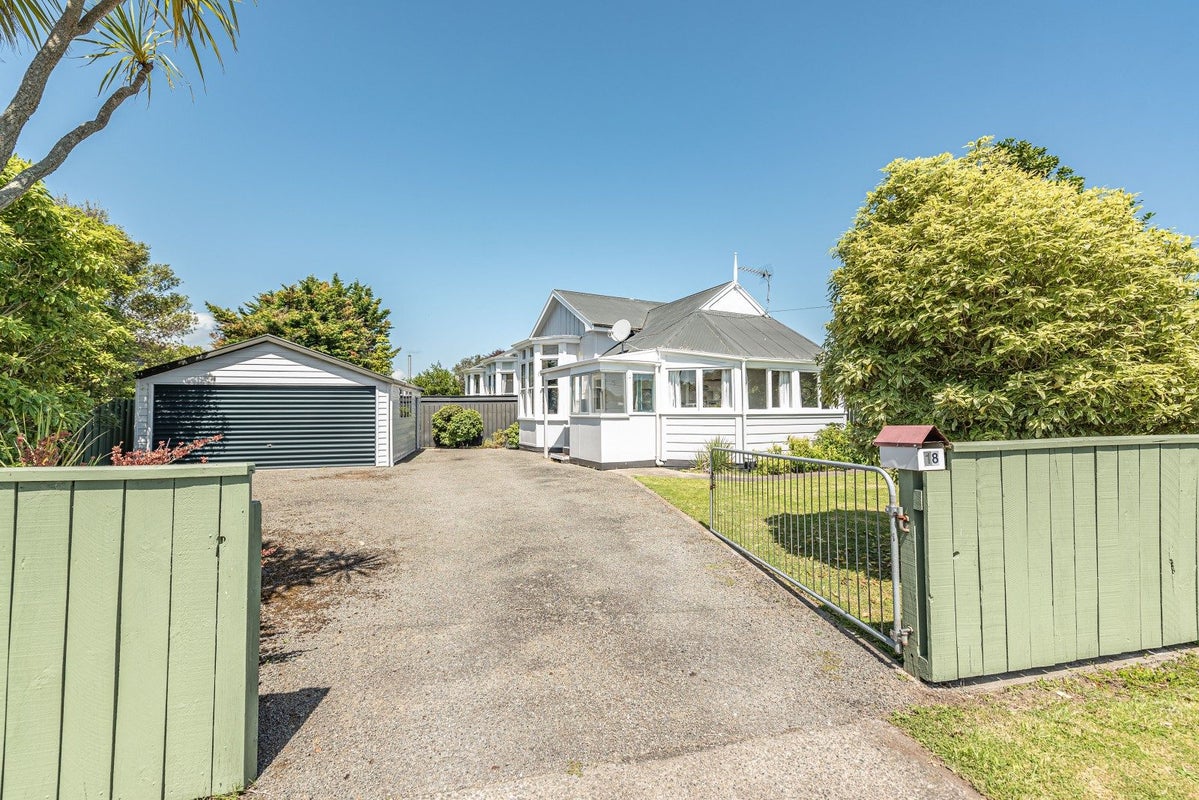 18 Poutini Street, Whanganui East, Whanganui - Carousel 1