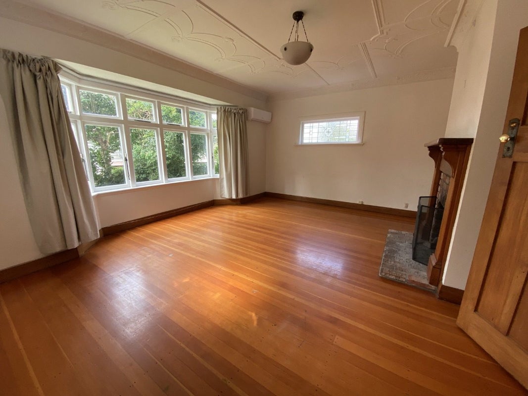 27 Mariri Road, Kelburn, Wellington - Carousel 2