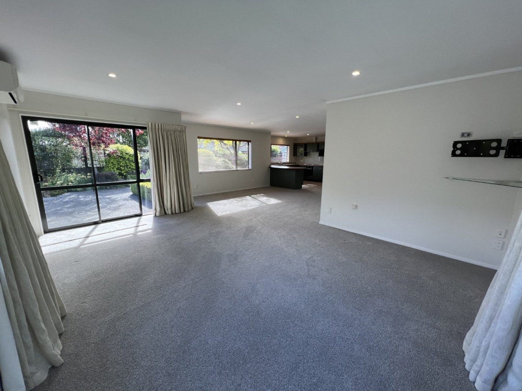 4 McKenzie Court, Terrace End, Palmerston North - Carousel 2