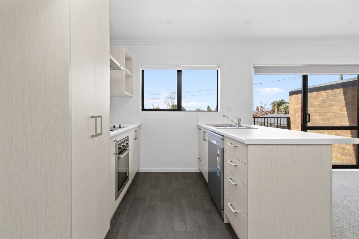 6/227 Killarney Road, Frankton, Hamilton - Carousel 2