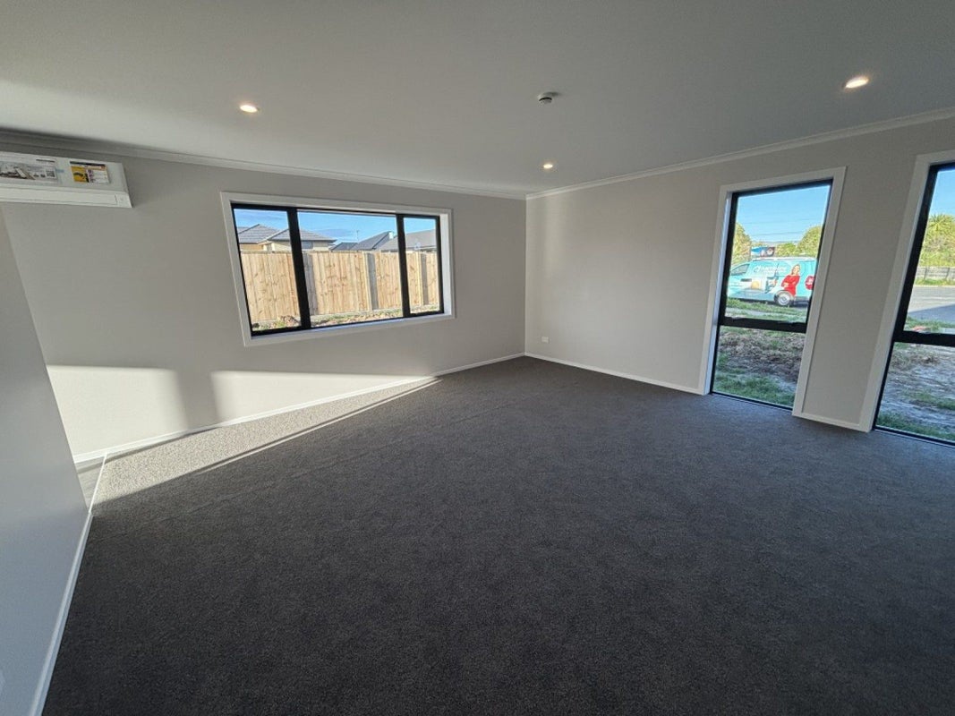 13 Corrib Grove, Milson, Palmerston North - Carousel 2