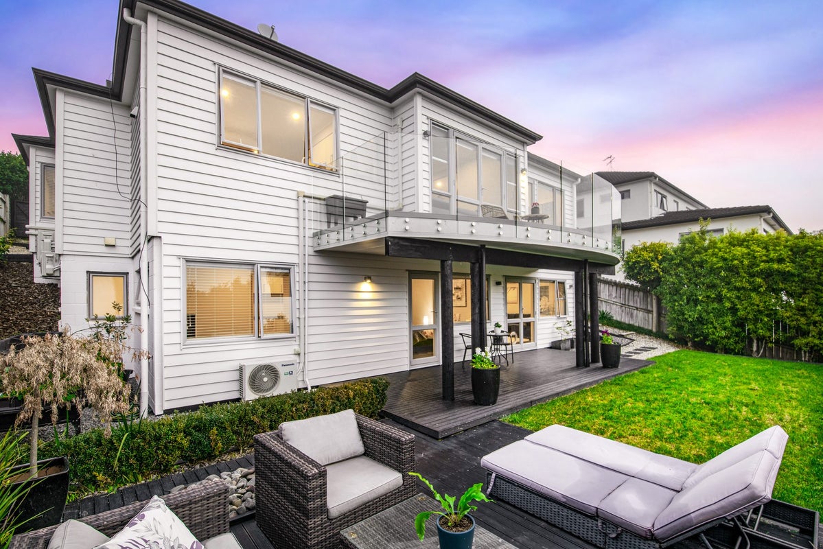 8 Oak View Terrace, Schnapper Rock, Auckland - Carousel 1