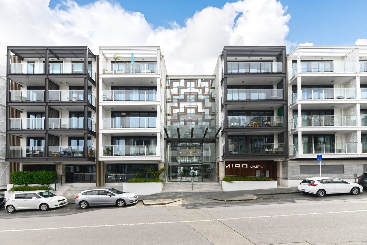 324/27 Enfield Street, Mount Eden, Auckland - Carousel 2