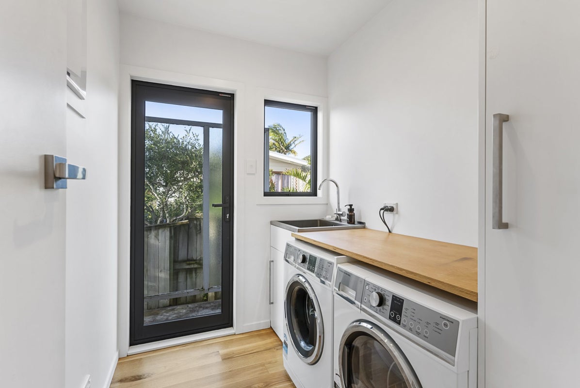 1/12 Prospect Terrace, Milford, Auckland - Carousel 11