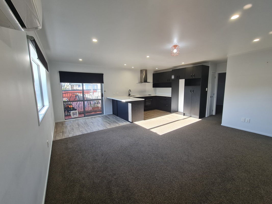 5 Foyle Place, Glendene, Auckland - Carousel 2