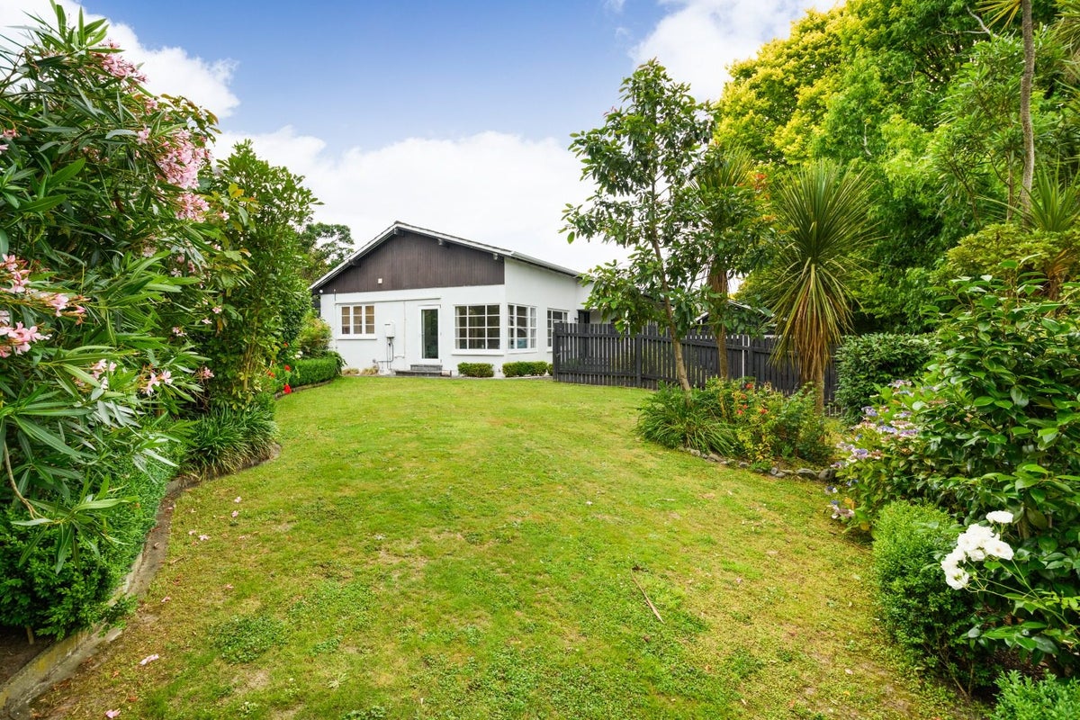 4 Awatea Terrace, Hokowhitu, Palmerston North - Carousel 2