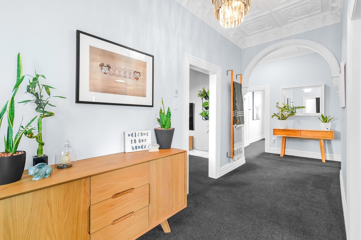 81 Royal Crescent, Saint Kilda, Dunedin - Carousel 2
