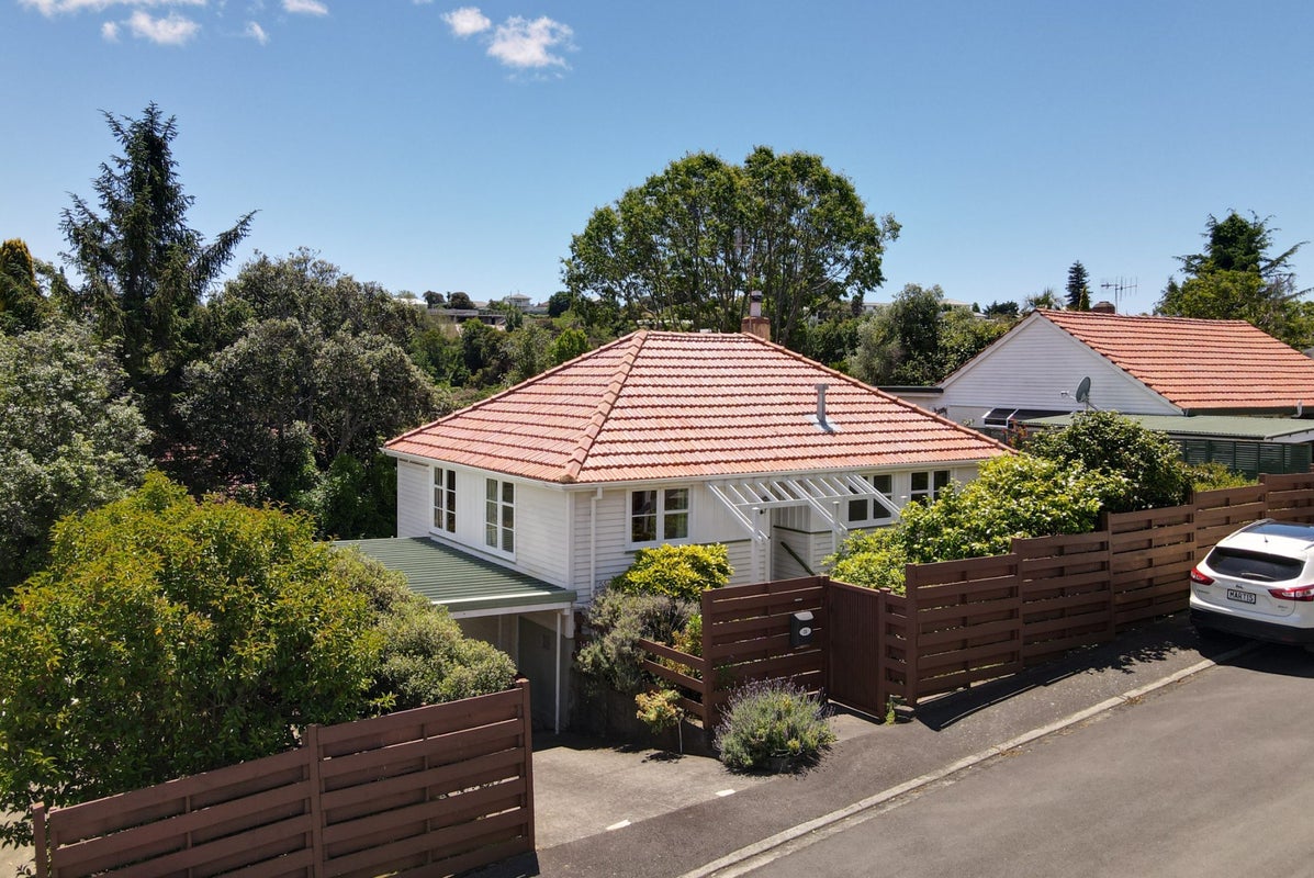 33 May Avenue, Hospital Hill, Napier - Carousel 2