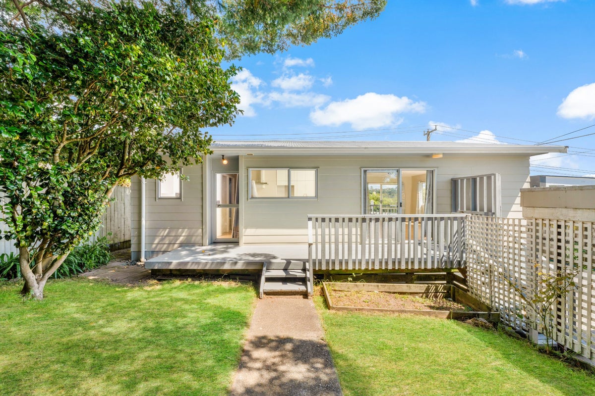 1/163 Rathgar Road, Henderson, Auckland - Carousel 1