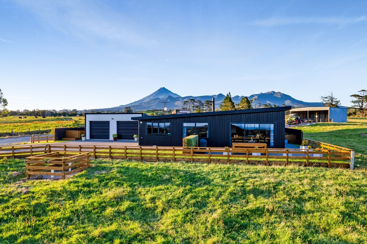 1202 Frankley Road, Hurworth, New Plymouth - Carousel 34