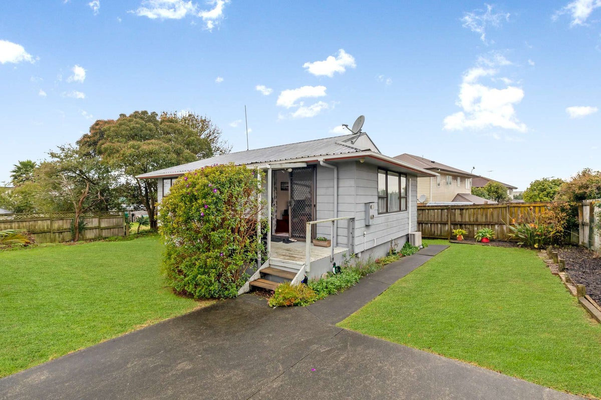 2/38 Barrys Road, Glendene, Auckland - Carousel 2