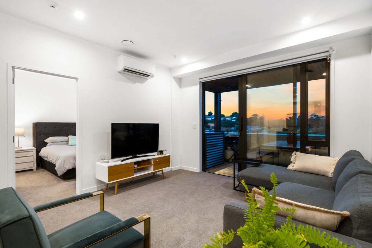 309/1 Kimiora Street, Three Kings, Auckland - Carousel 2