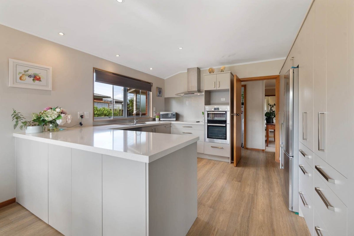37 Magnolia Avenue, Opaheke, Papakura - Carousel 2
