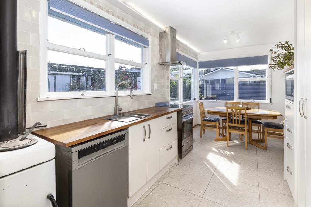 135 Budge Street, Riversdale, Blenheim - Carousel 2