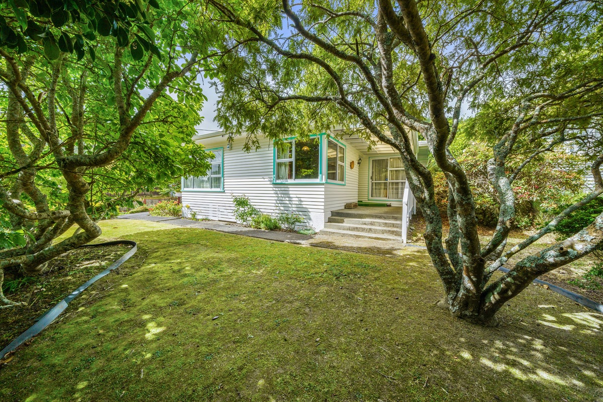 144 Hine Road, Wainuiomata, Lower Hutt - Carousel 1