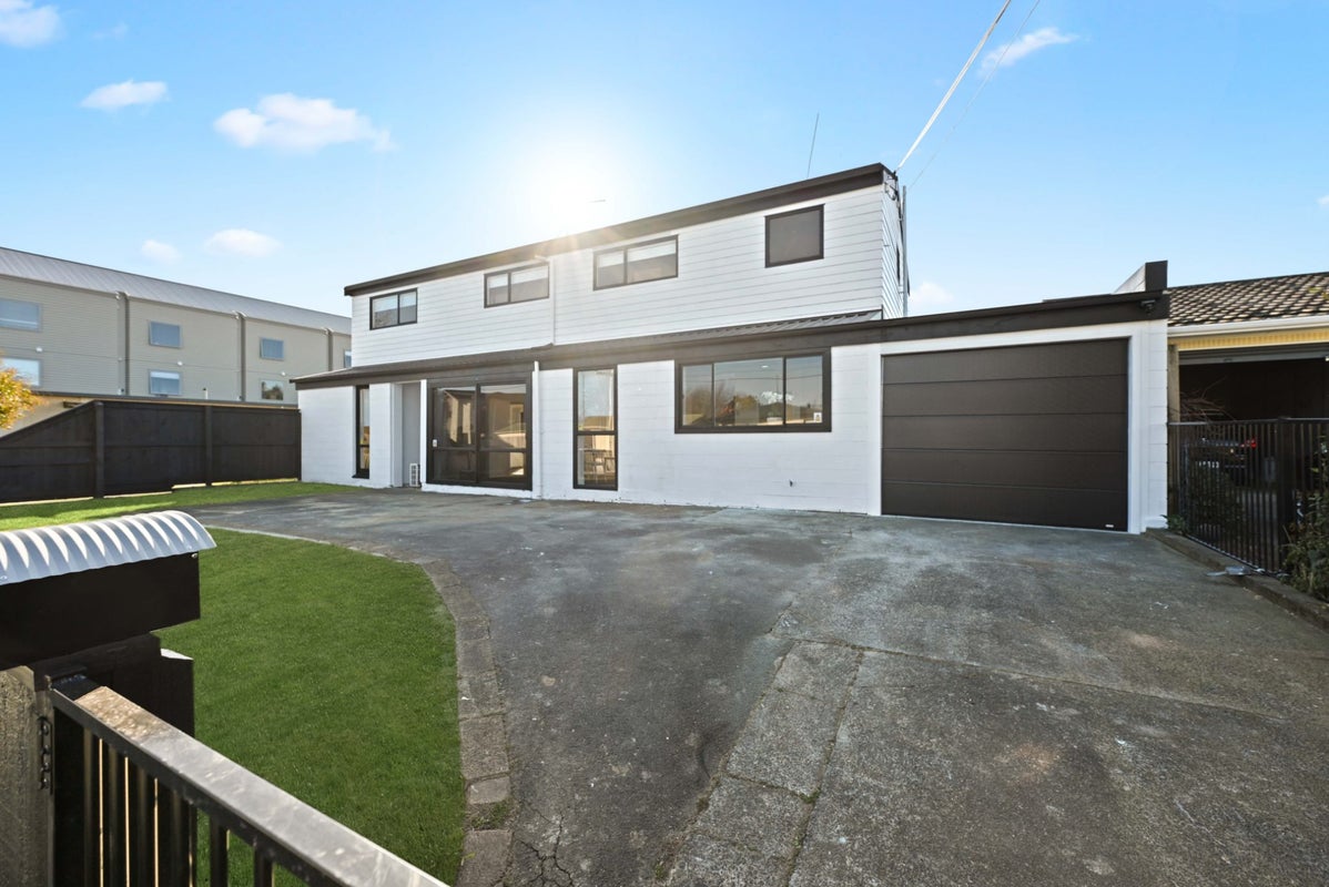 40 May Street, Hamilton East, Hamilton - Carousel 1