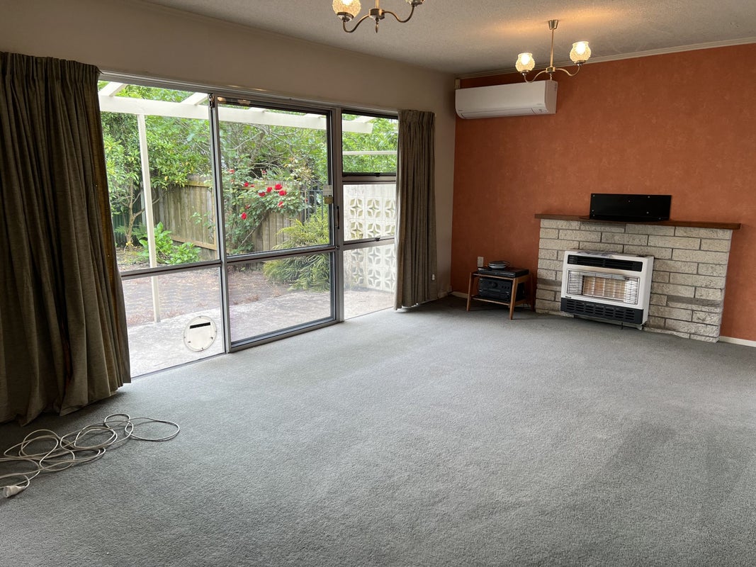 16 Splitt Avenue, Glenview, Hamilton - Carousel 4