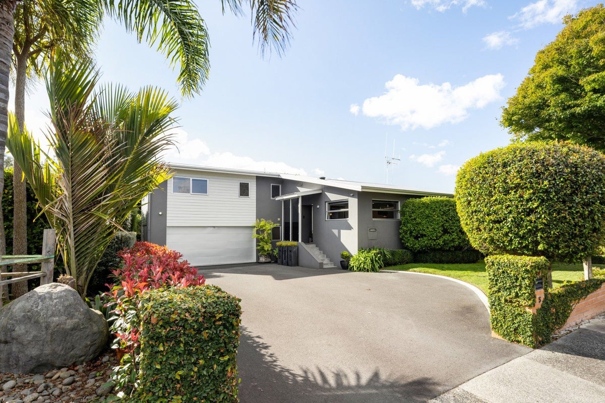5 Marnane Terrace, St Andrews, Hamilton - Carousel 42