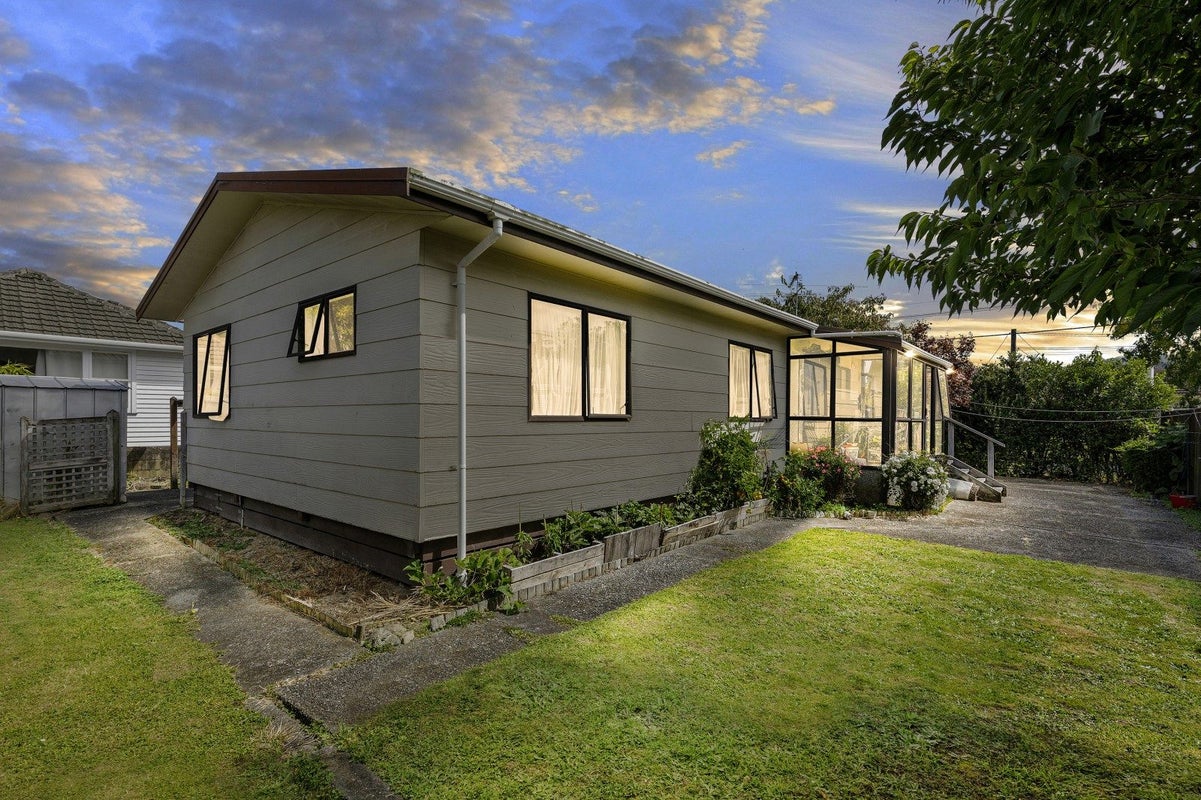 38A Clyma Street, Elderslea, Upper Hutt - Carousel 1