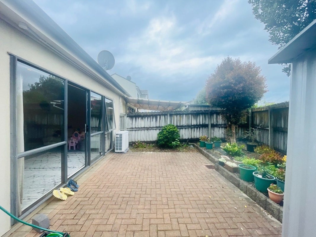 64 Tiger Drive, Golflands, Auckland - Carousel 14