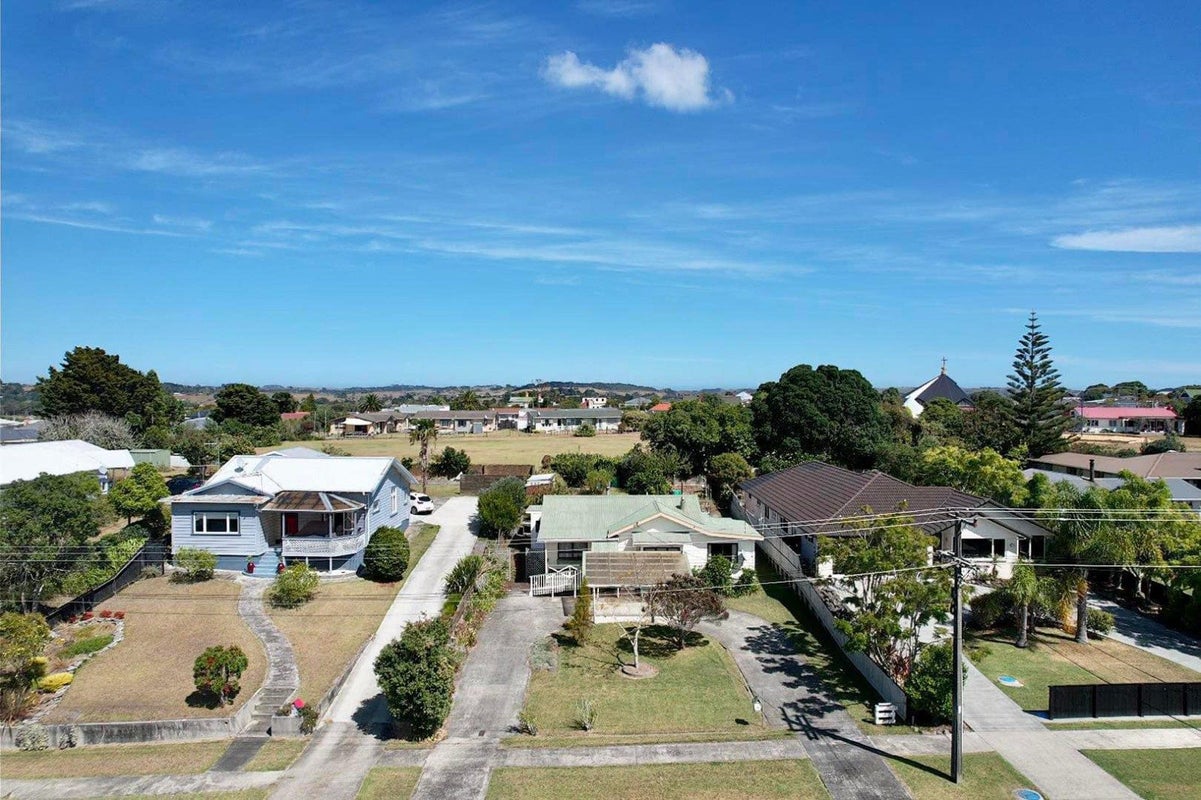 66 Parore Street, Dargaville - Carousel 16