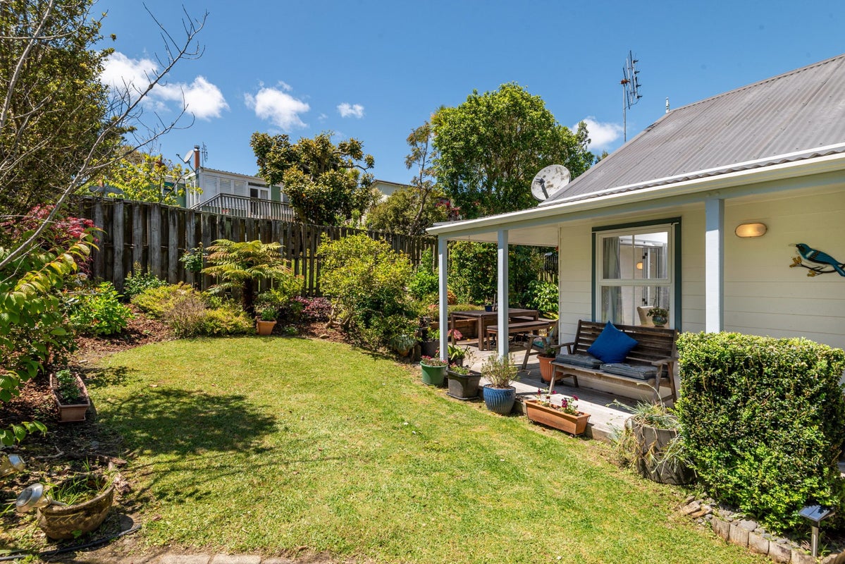 2/19 Salem Place, Torbay, Auckland - Carousel 2