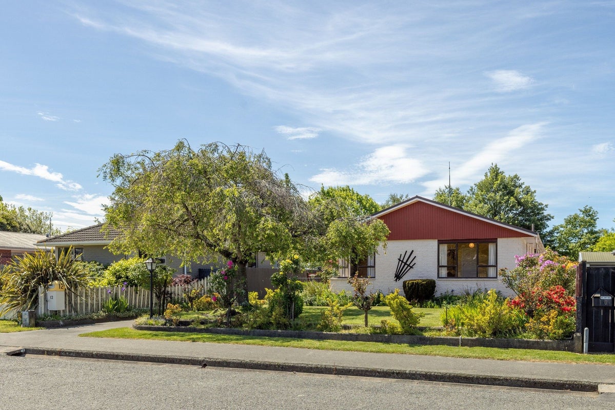 12 Fairmont Place, Hornby, Christchurch - Carousel 1